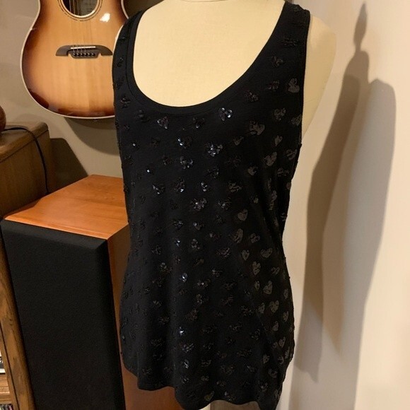 Express size medium scoop neck tank top with sequin hearts - Picture 1 of 5
